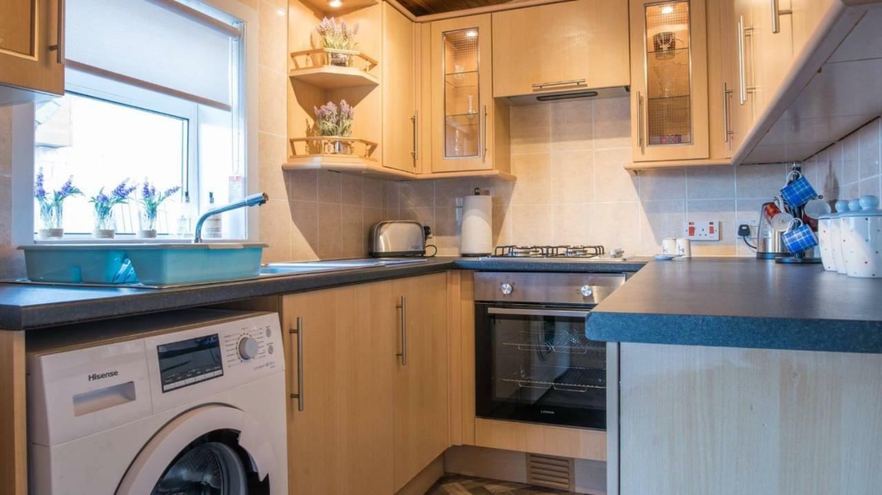 Pippin, Tranquil Scottish Cottage With Hot Tub Airdrie Luaran gambar