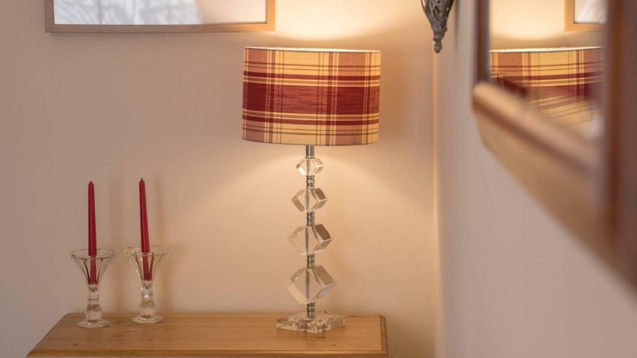Pippin, Tranquil Scottish Cottage With Hot Tub Airdrie Luaran gambar