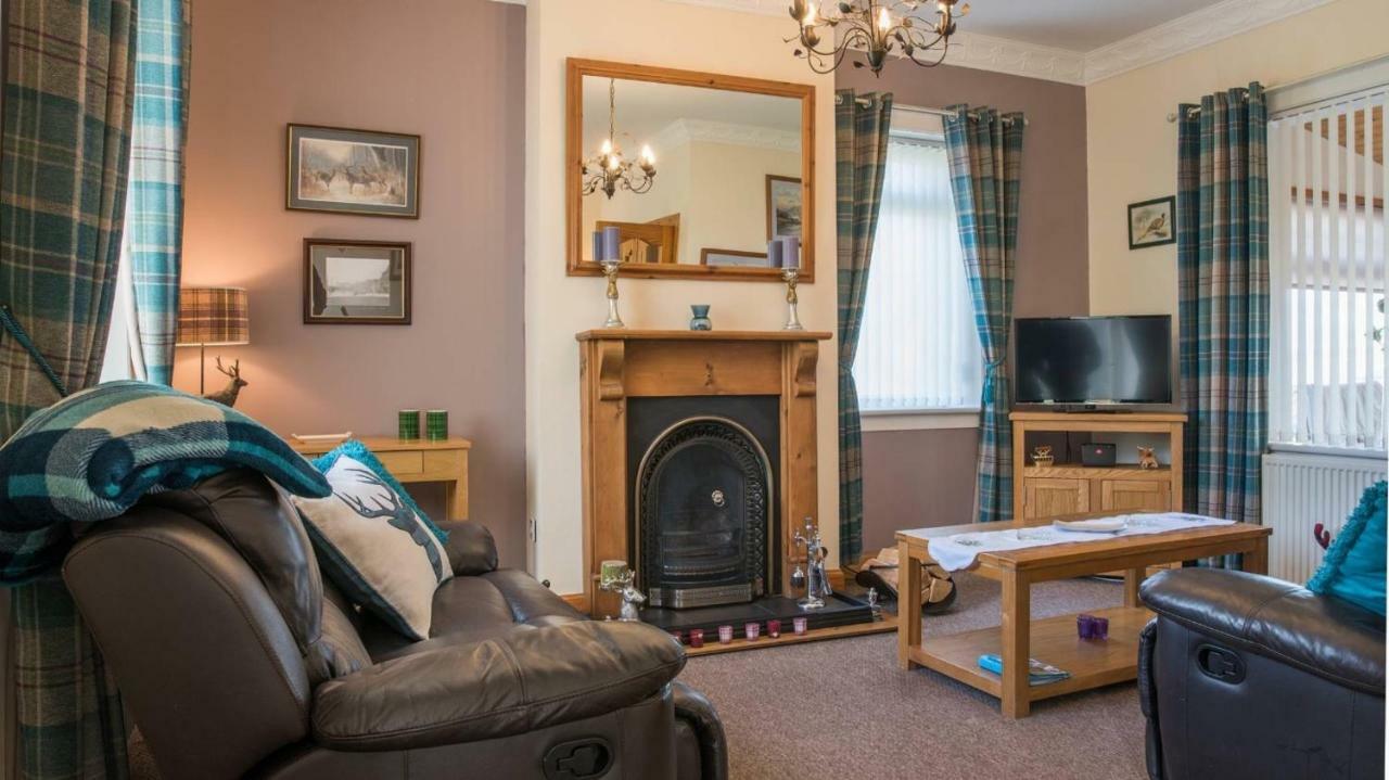 Pippin, Tranquil Scottish Cottage With Hot Tub Airdrie Luaran gambar
