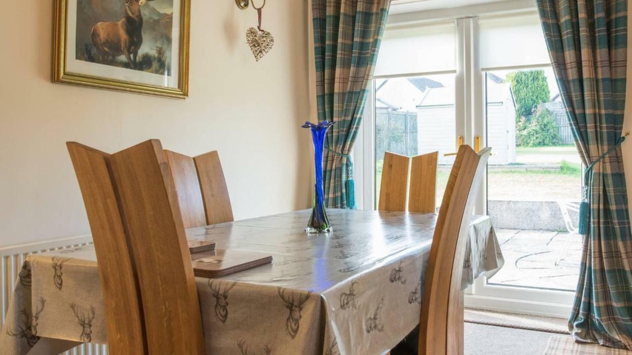 Pippin, Tranquil Scottish Cottage With Hot Tub Airdrie Luaran gambar