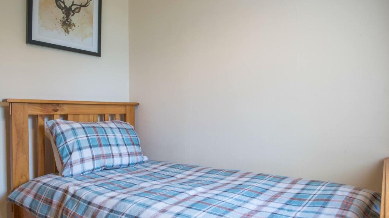 Pippin, Tranquil Scottish Cottage With Hot Tub Airdrie Luaran gambar