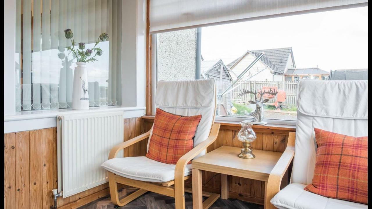 Pippin, Tranquil Scottish Cottage With Hot Tub Airdrie Luaran gambar