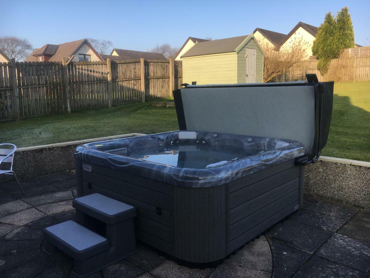 Pippin, Tranquil Scottish Cottage With Hot Tub Airdrie Luaran gambar