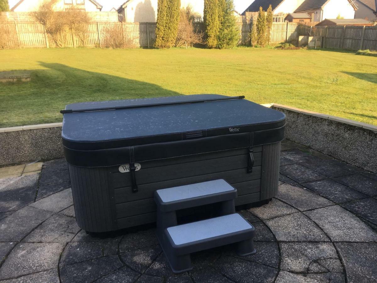 Pippin, Tranquil Scottish Cottage With Hot Tub Airdrie Luaran gambar